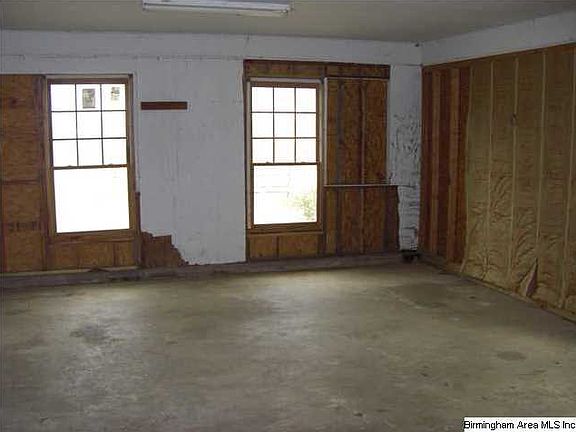 4th image of 1510 4th St SE