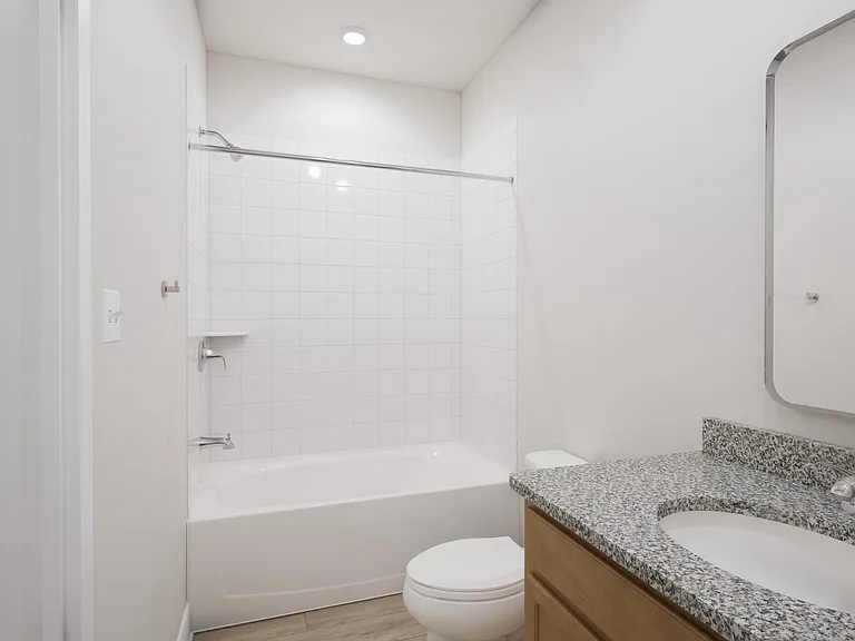 135 Heyford Dr — Photo 29