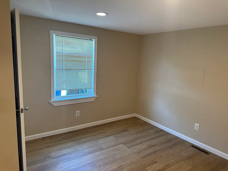 770 Morgantown Rd — Photo 8
