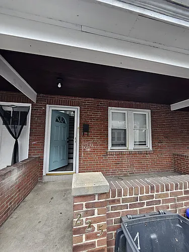 225 N Penn St Photo 1