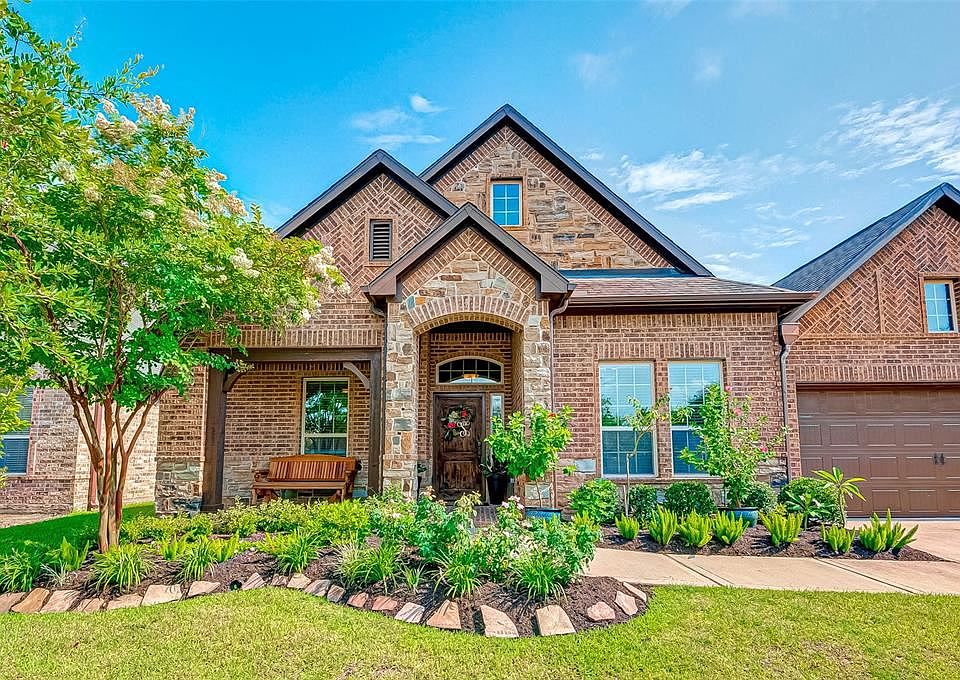 1st image of 28823 Hollycrest Dr