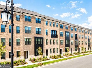 42661 Darala Dr, Ashburn, VA 20147