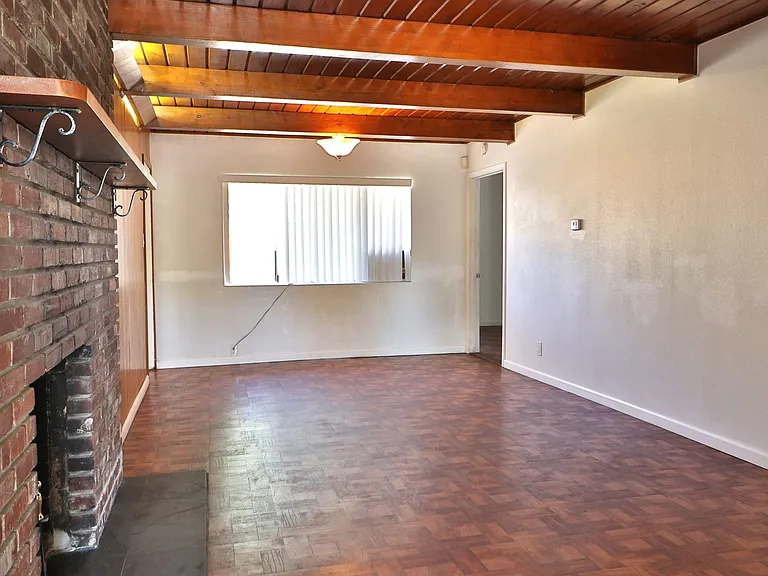ONE TIME - 975 Southworth Dr — Photo 6