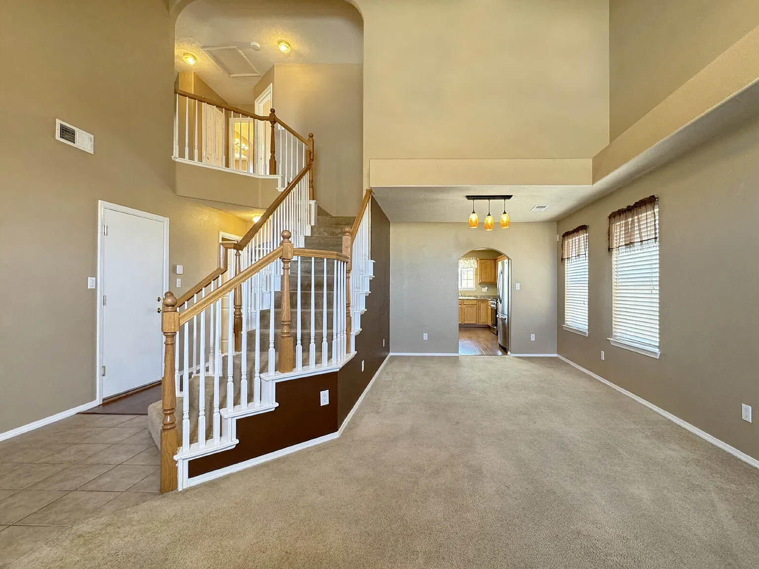 5 bed, 3.0 bath, 2430 sqft, $2,295 — Photo 2
