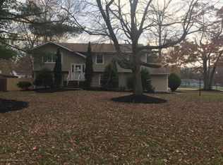 12 Birmingham Dr, Manalapan, NJ