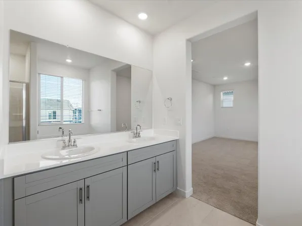 1400 Monkton Way, Sacramento, CA 95835