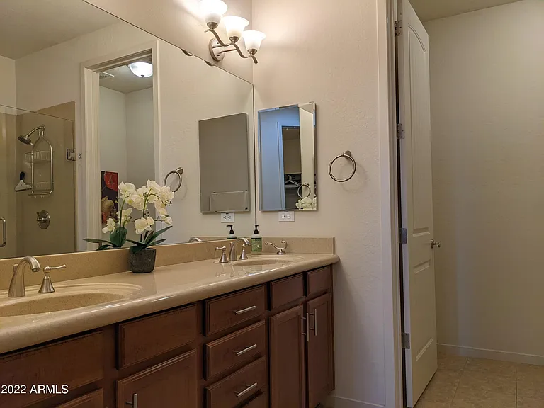 10260 E White Feather Ln #2017 — Photo 18