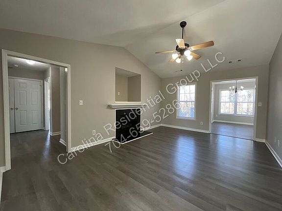 2nd image of 1742 Park Terrace Ln