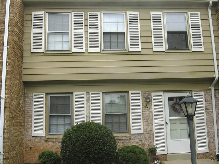 4 Chantilly Ct — Photo 16