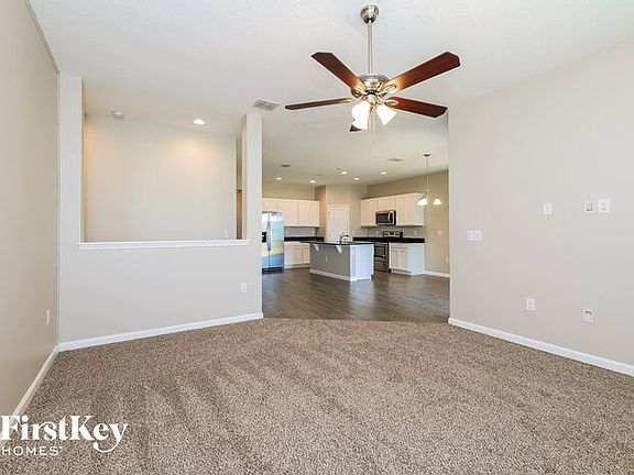 3rd image of 328 Meadow Pointe Dr