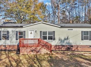 122 Lakeside Dr, Taylors, SC 29687