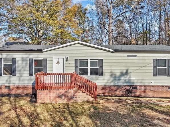 122 Lakeside Dr, Taylors, SC 29687