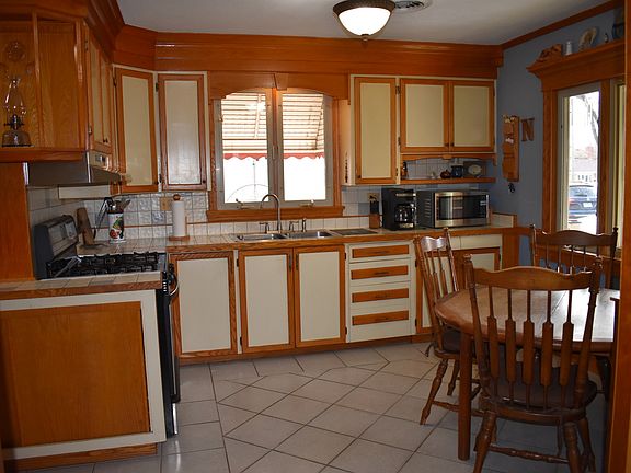 5th image of 641 S Ardmore Ave