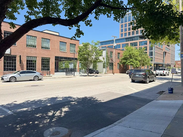 107 N Detroit Ave — Photo 31