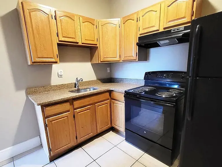 6010 Haverford Ave — Photo 2