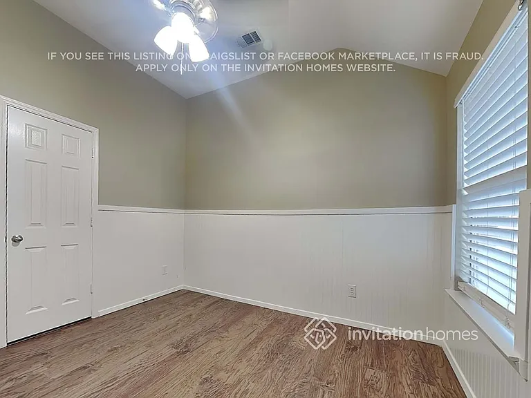 510 Maplewood Dr — Photo 3