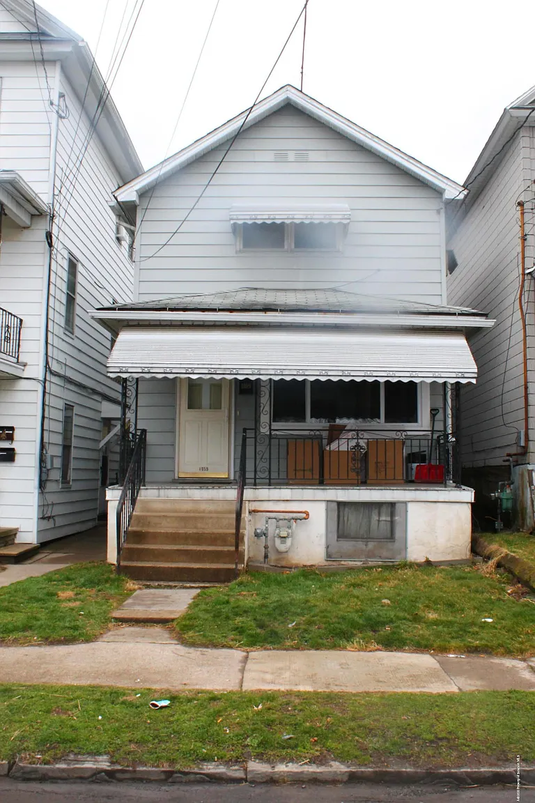 1059 Carmalt St photo 1