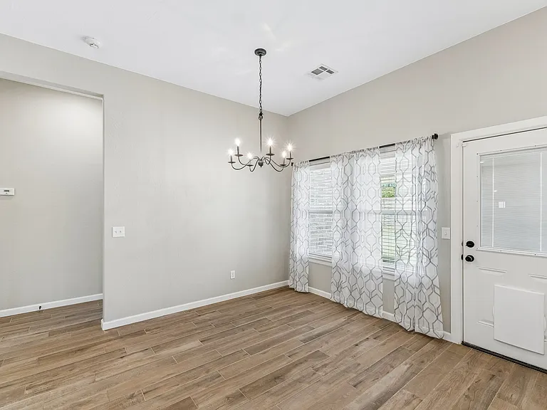 6509 NW 150th Ter — Photo 18