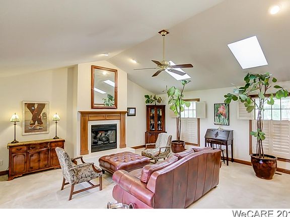 5th image of 2974 Stoneybrook Dr