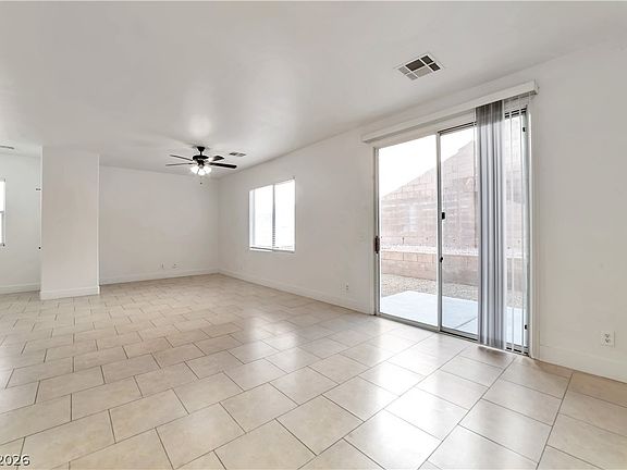 3rd image of 562 Twilight Blue Ave