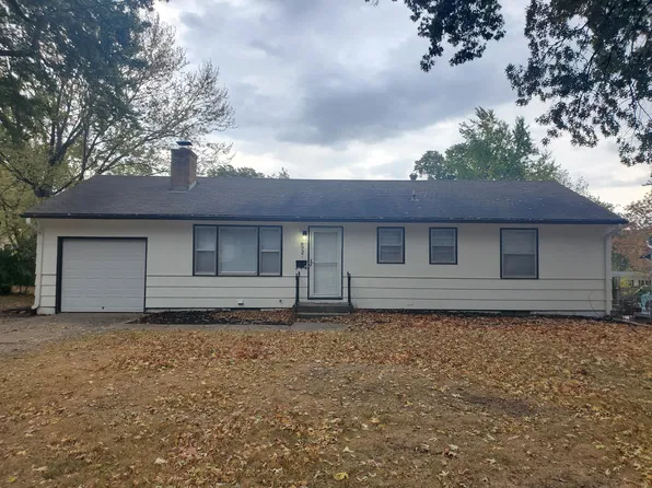 6937 Outlook St, Overland Park, KS 66204