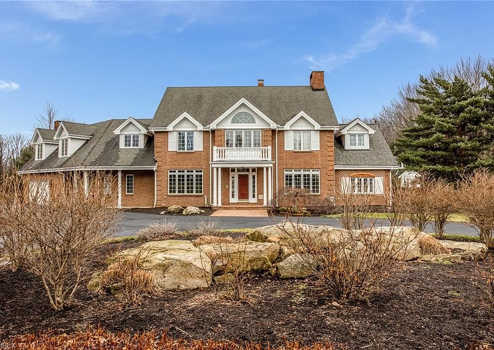 10189 Sawmill Dr, Chardon, OH 44024 Zillow