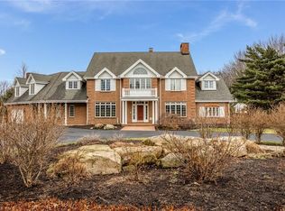 10189 Sawmill Dr, Chardon, OH 44024