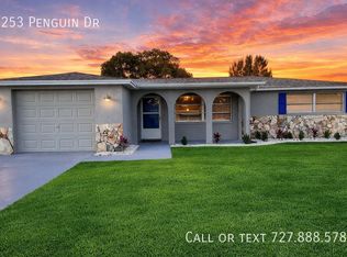 5253 Penguin Dr, Holiday, FL 34690