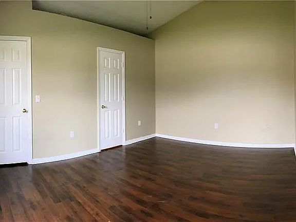 5th image of 405 Metz Ln
