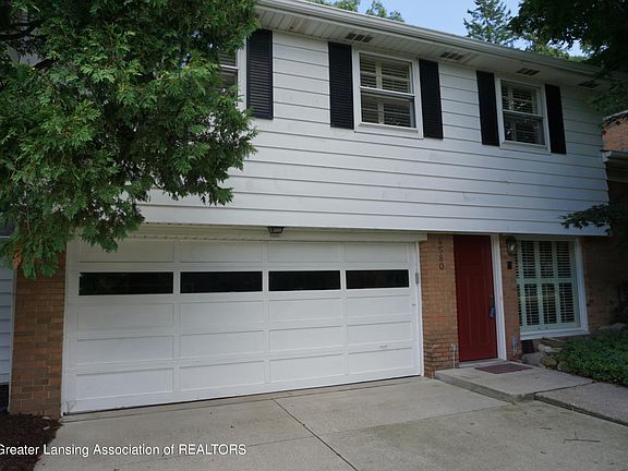 3rd image of 4580 Oakwood Dr