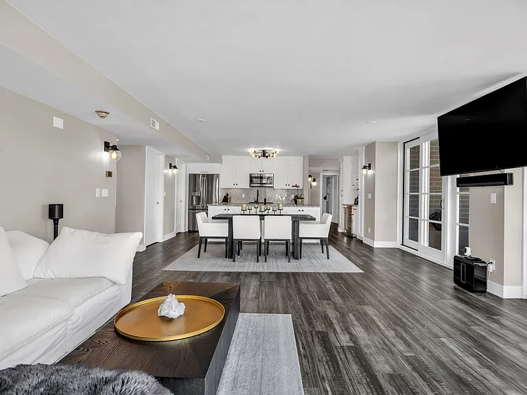 230 E Broadway S #1209 — Photo 41