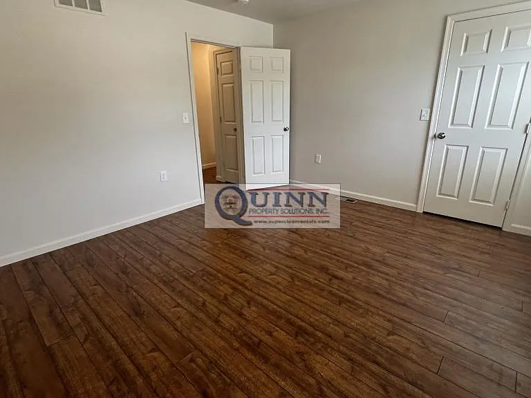 317 Willow Dr — Photo 10