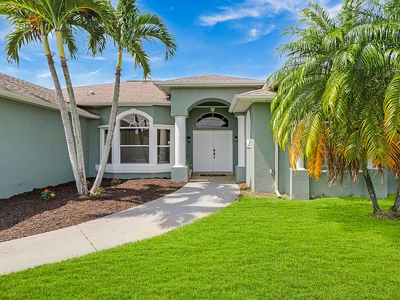 3rd image of 5794 NW Zinnia Street