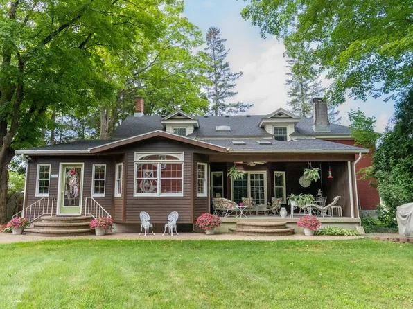 6 W State St, Dolgeville, NY 13329