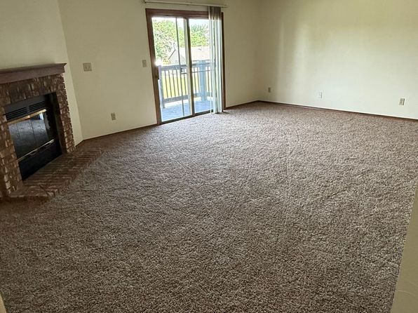1901 Ridgeway Dr Apt 39, De Pere, WI 54115 – 2-bedroom rental in De Pere