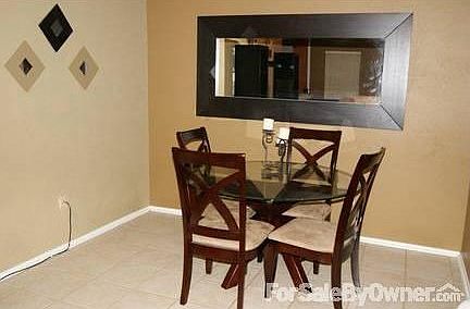Dining area : The dining area is more formal than the kitchen dining space.