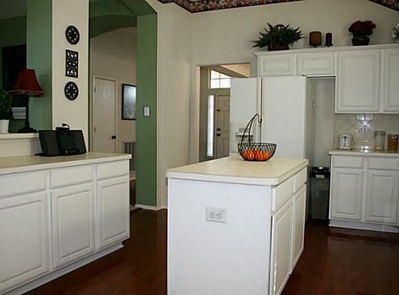 5th image of 301 Milton Dr