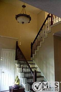 5th image of 324 Parkview Dr