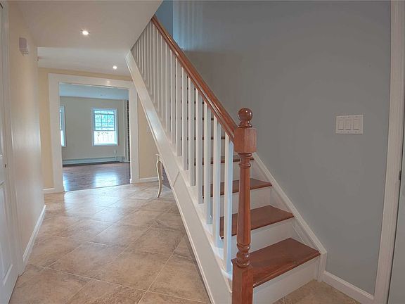 3rd image of 5 Marie Cres