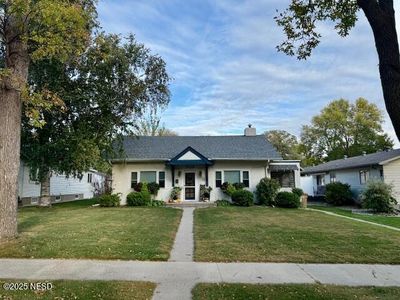 904 1st St NW, Watertown, SD, 57201