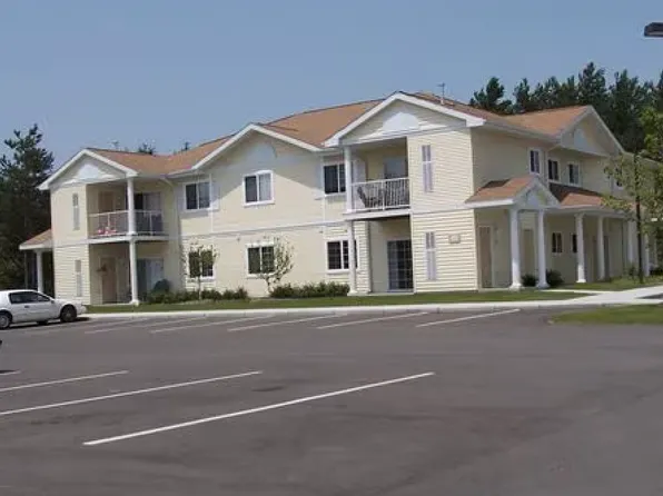 Village Crossing, 409 N 1st St #F7ebbde2c, Edmore, MI 48829
