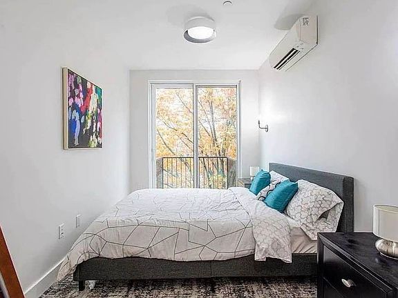 5th image of 250 Lenox Rd APT 7C