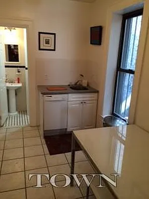 Rented by Town Residential | media 31