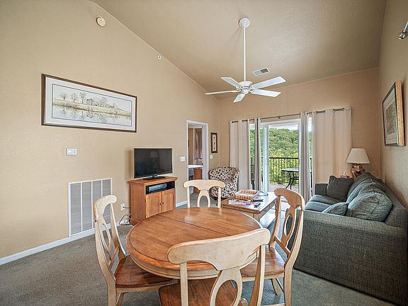 4th image of 106 Westwood Dr
