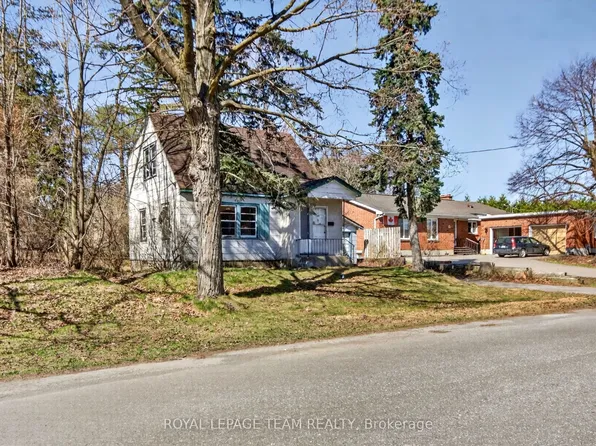 1548 Ortona Ave, Ottawa, ON K2C 1W3
