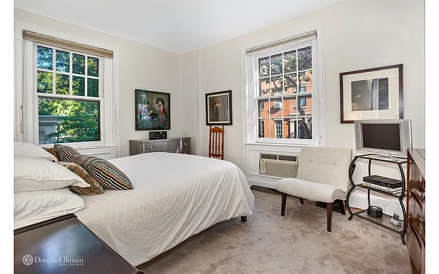 Sold by Douglas Elliman | media 14