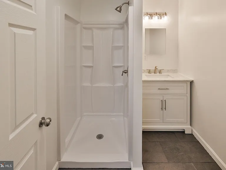 305 S Warminster Rd #B2 — Photo 35