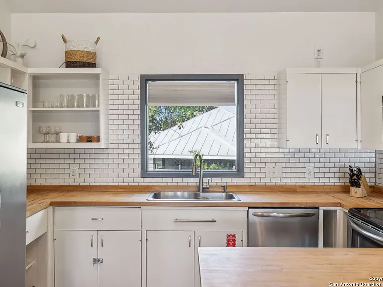 227 Claudia St #3 — Photo 10