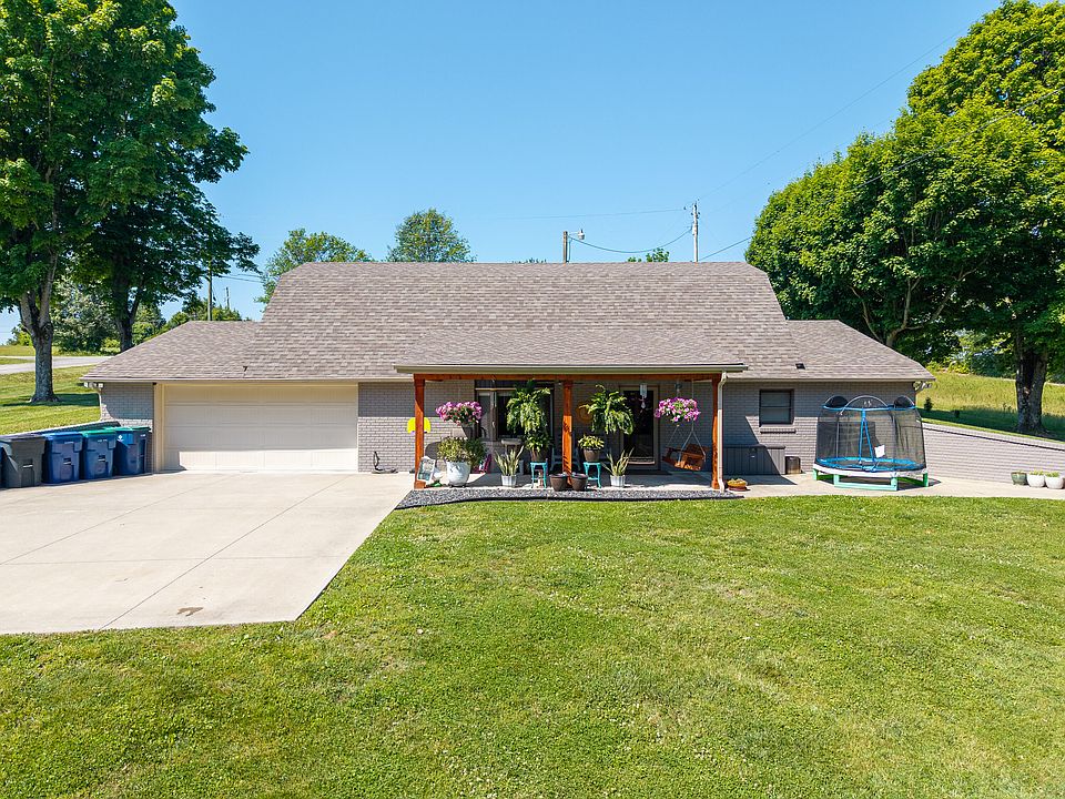 1st image of 160 W Meadow Dr
