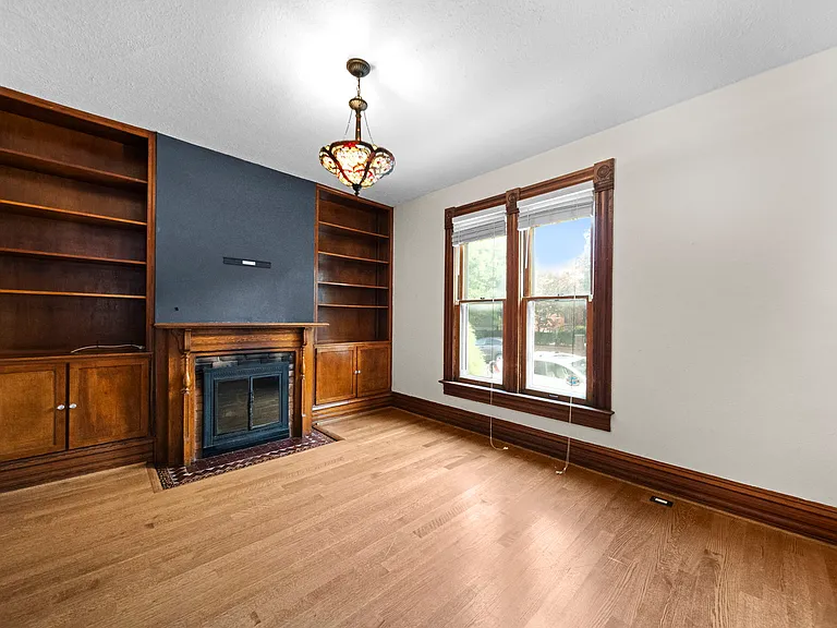 335 W 2nd Ave — Photo 8